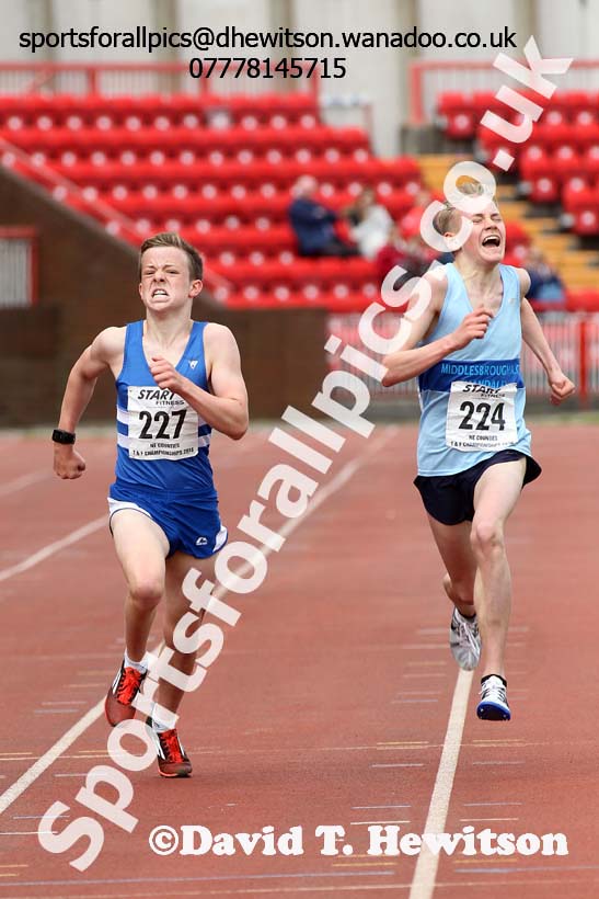 Boys under-15s 3000 metres, North Eastern Track and Field Champs, Gateshead Stadium. Photo: David T. Hewitson/Sports for All Pics
